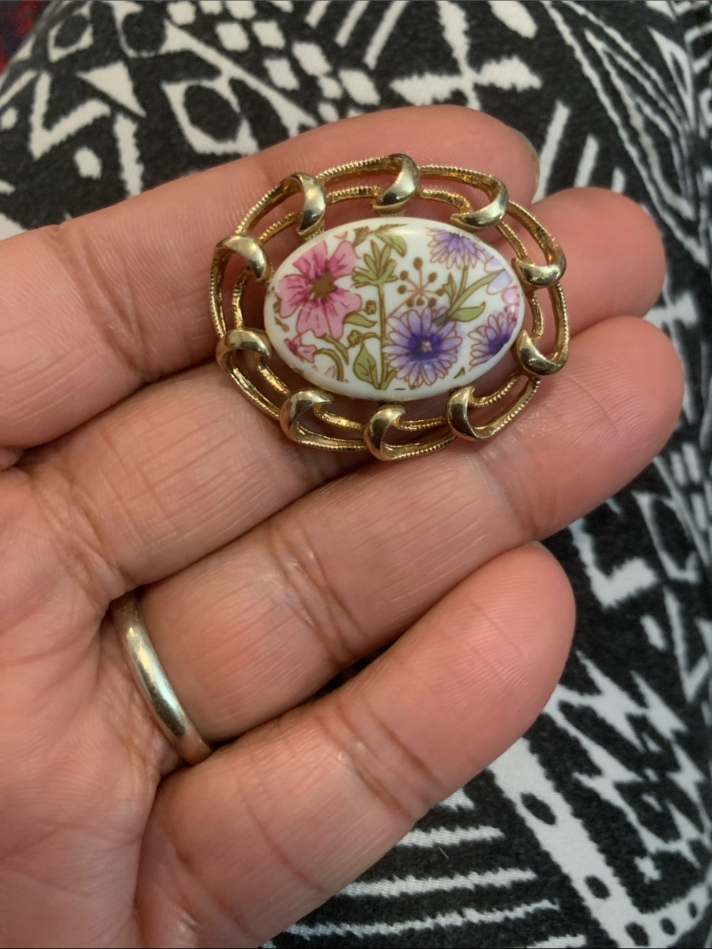 Vintage Sarah Coventry Gold-Tone Floral Porcelain Brooch